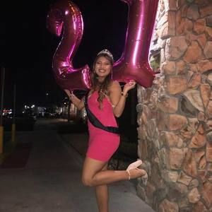 Meet your Posher, Isabella